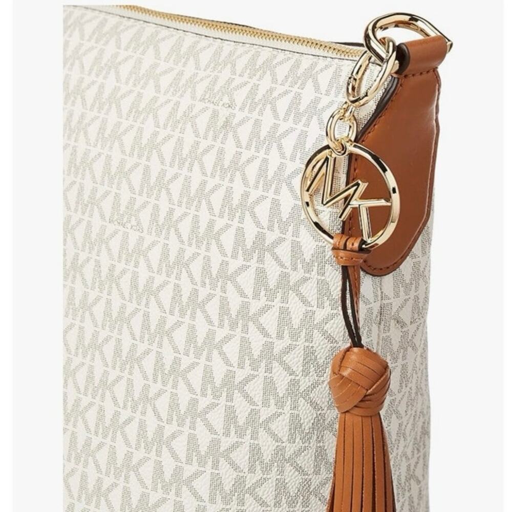 Michael Kors Brooke Medium Zip Bucket Messenger Bag Vanilla MK NWT - Picture 4 of 13